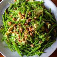 snow pea salad with avocado