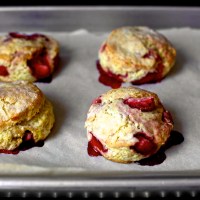 strawberries and cream biscuits